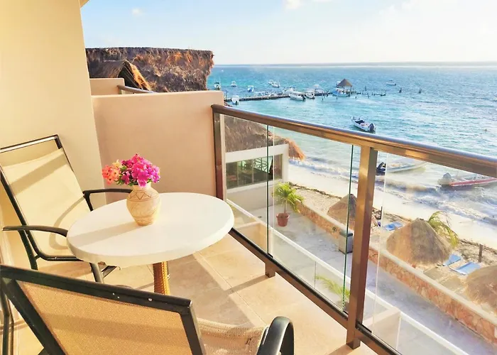 Hacienda Morelos Beachfront Hotel 3*
