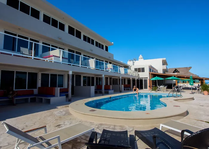 Hacienda Morelos Beachfront Hotel 3*