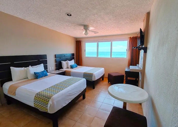 Hotel Hacienda Morelos Beachfront 3*