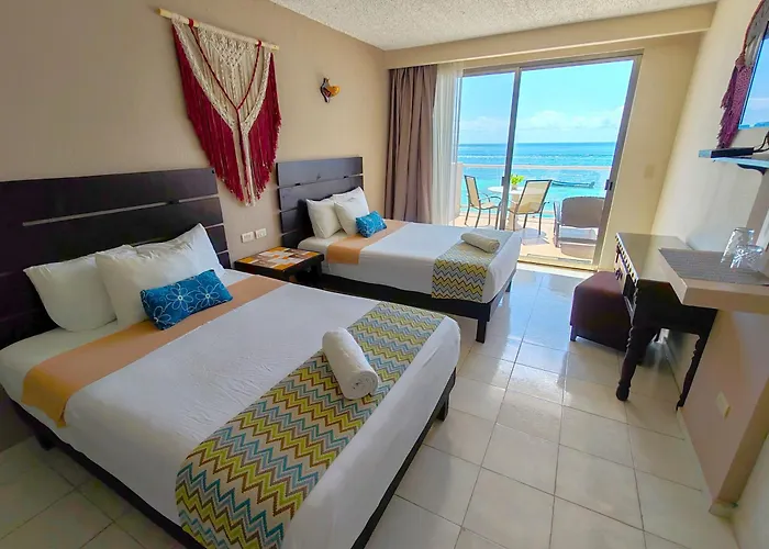 Hacienda Morelos Beachfront Hotel 3*