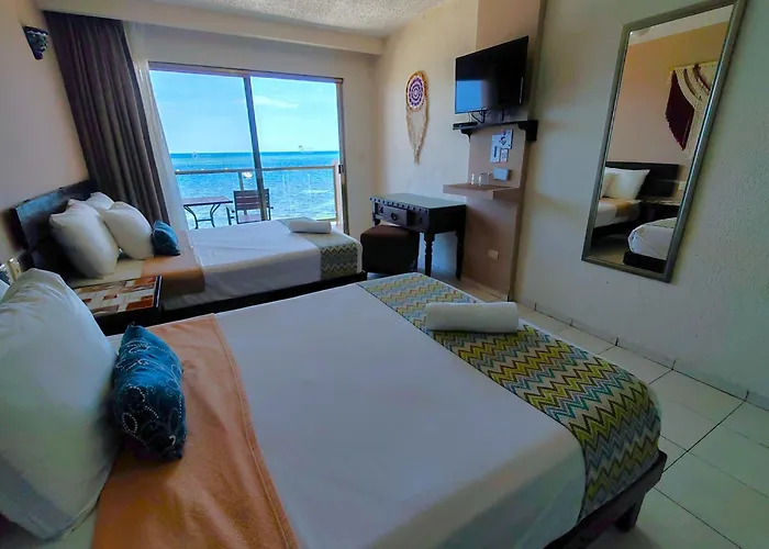 Hacienda Morelos Beachfront Hotel 3*