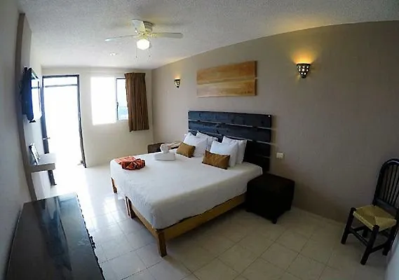 Hacienda Morelos Beachfront 3*